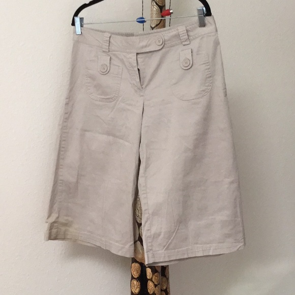 Missy Shorts - Picture 1 of 2
